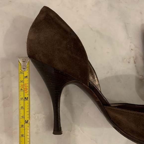 Ferragamo brown suede heels, approx 3 1/2 inches - Picture 4 of 9